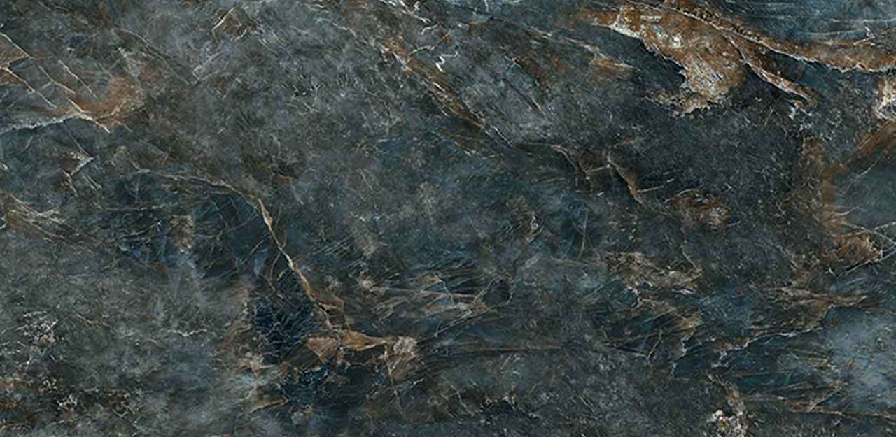 Image of: Labradorite Royal Blue Natural Finish (Zoomed)