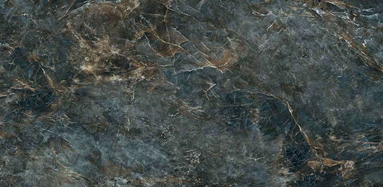 Image of: Labradorite Royal Blue Polished Finish (Zoomed)