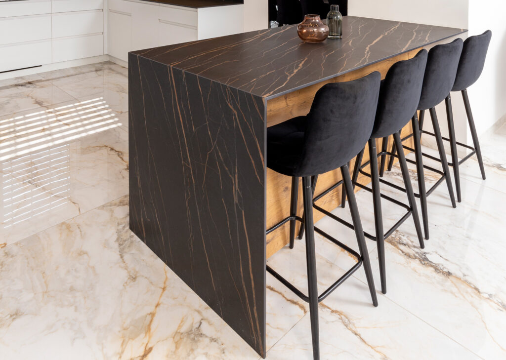 Ceralsio Laurent Black kitchen island