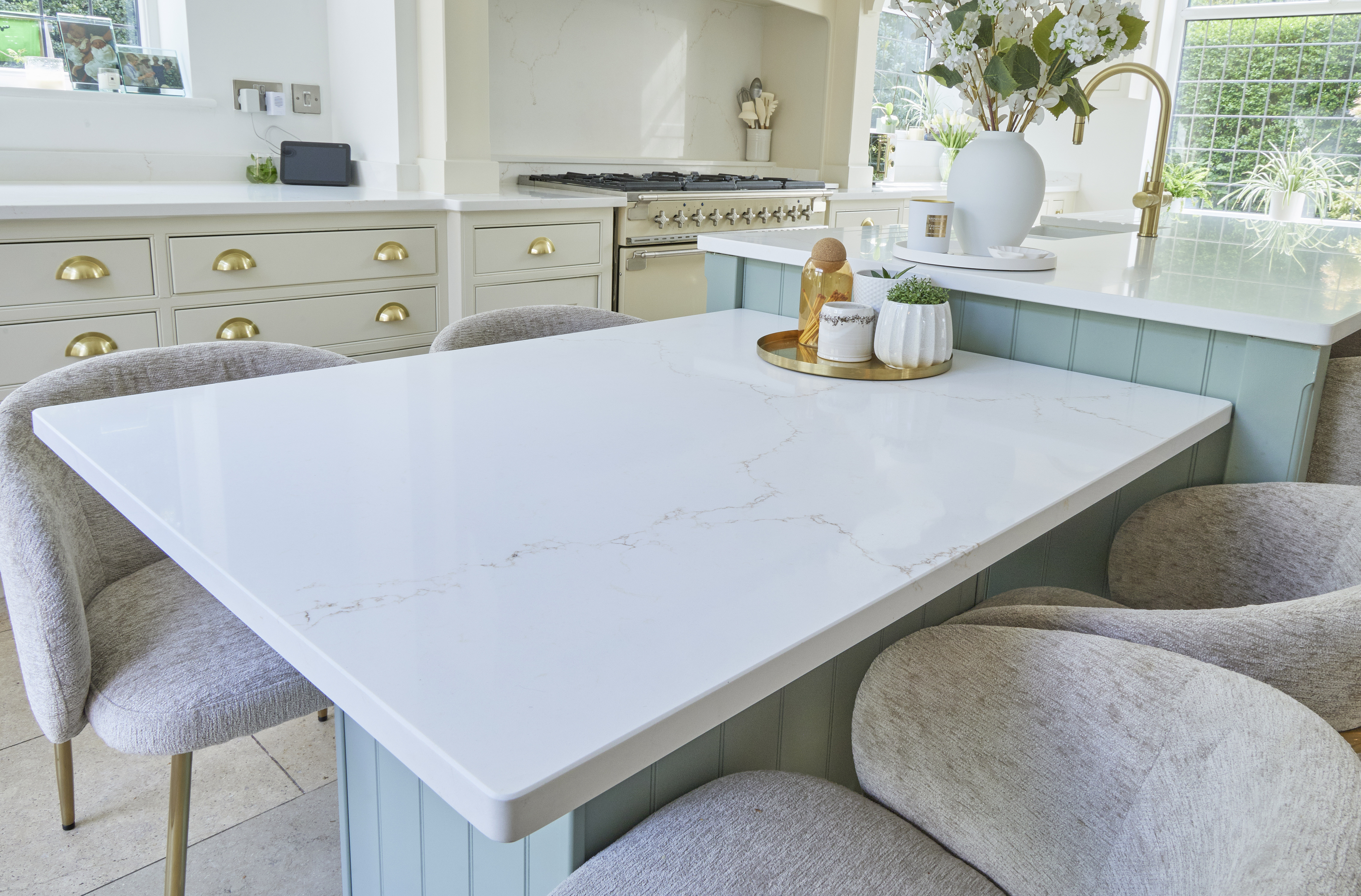 CRL Quartz Messina Gold on kitchen island